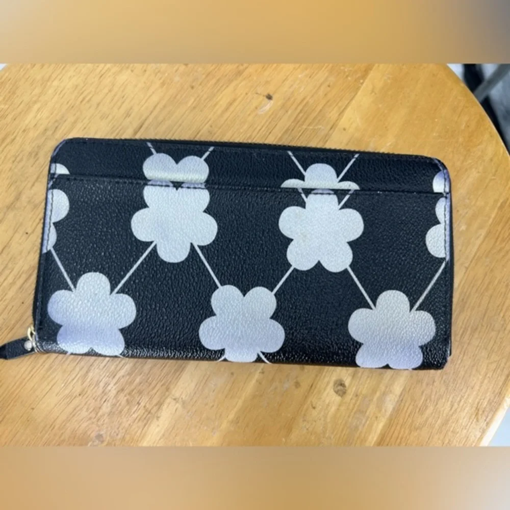 Kate Spade floral, vinyl/leather, trim wallet